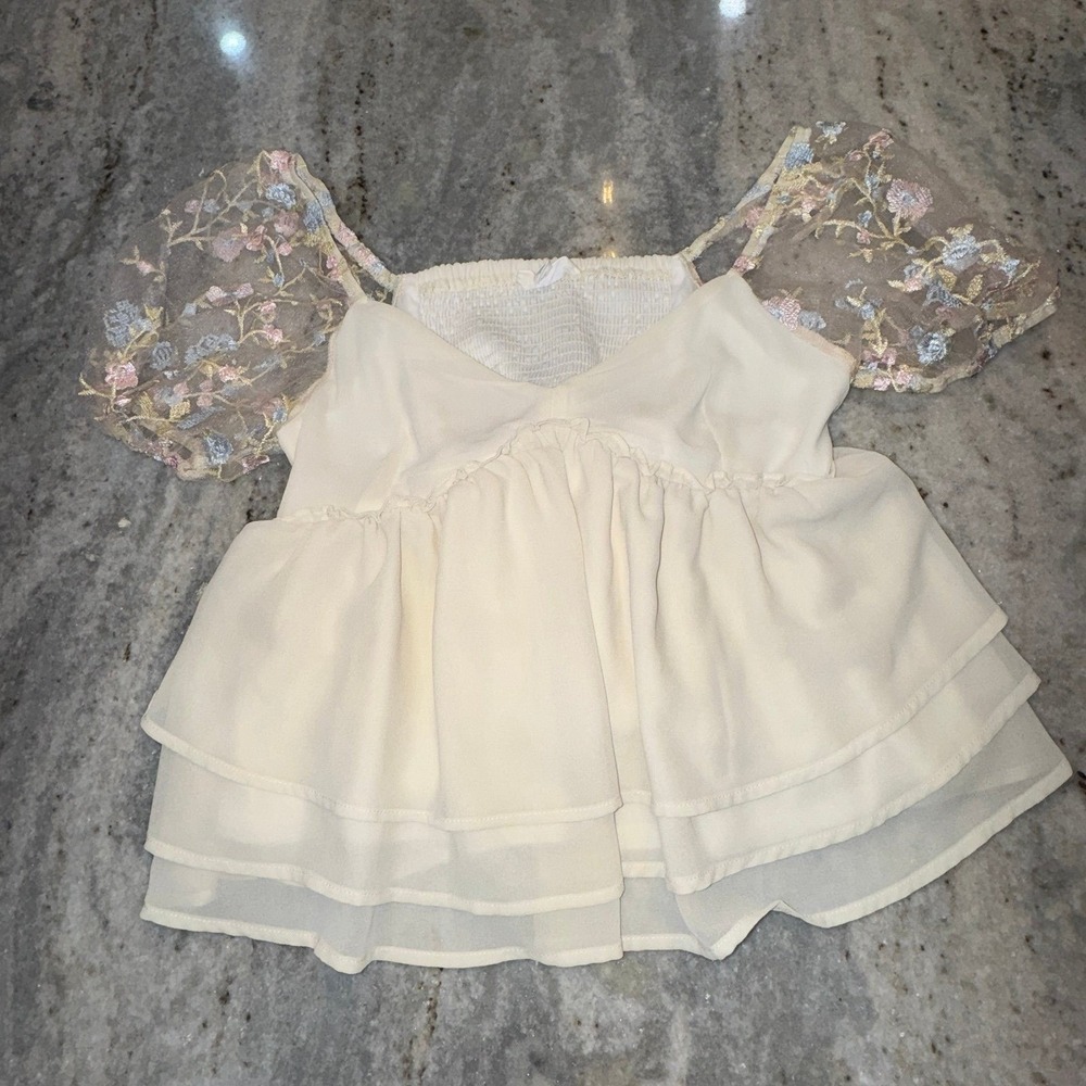 Peach Love Medium Cream Flowy Crop Top Lace Embroidered Puff‎ Sleeve Fairy